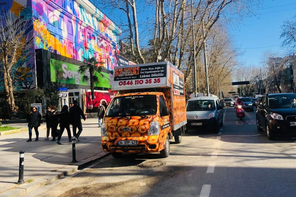 Lokma Dağıtımı