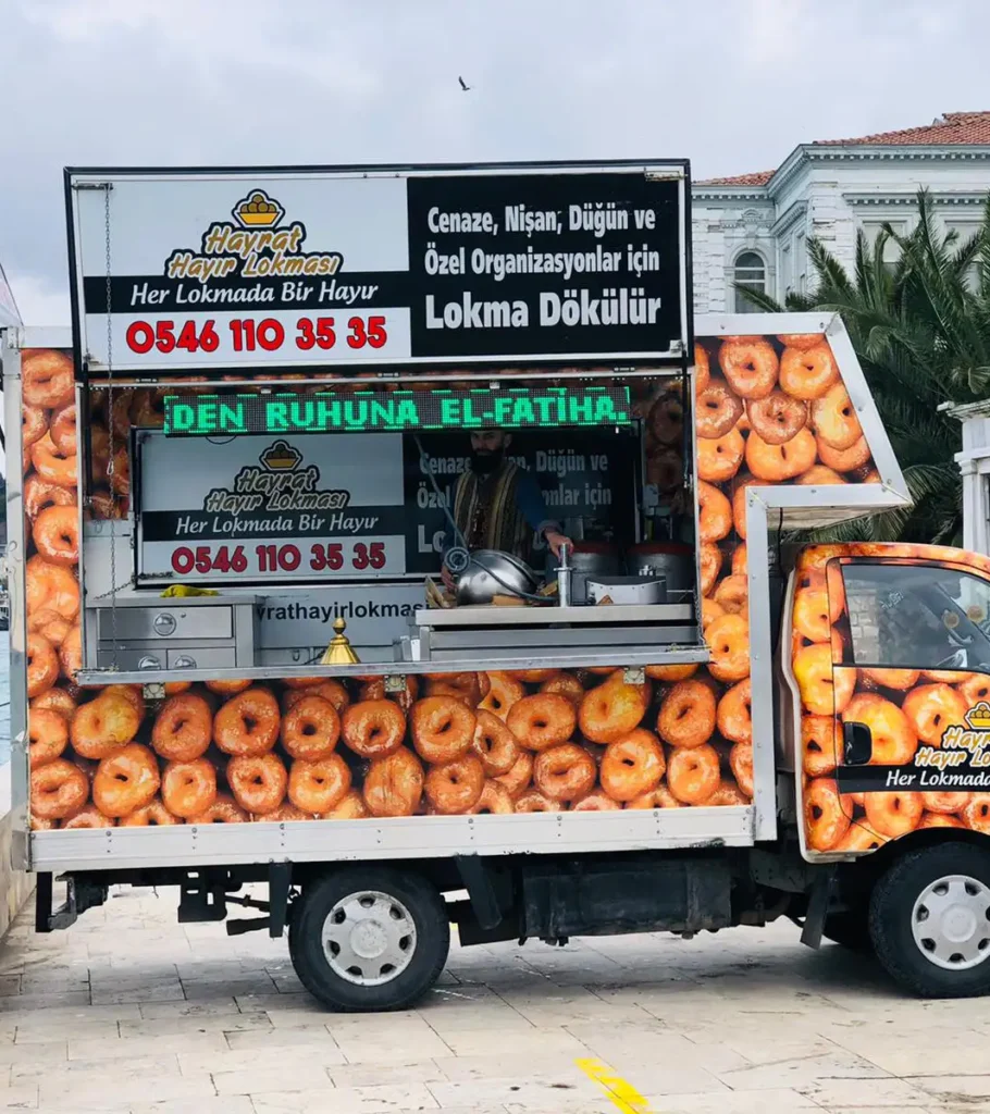 İstanbul Lokmacı İle Hayır Lokması Dağıtımı